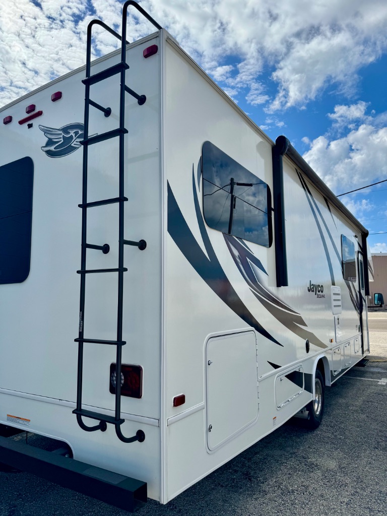 2021 Ford E-450